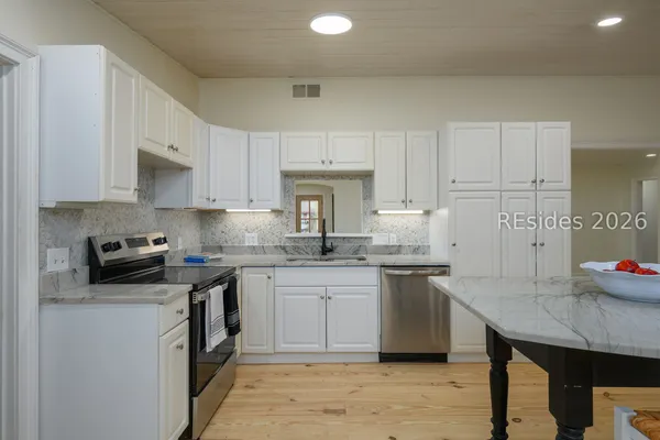 $1,050,000 | 14 Bay Pines Drive, Hilton Head Island, SC 29928