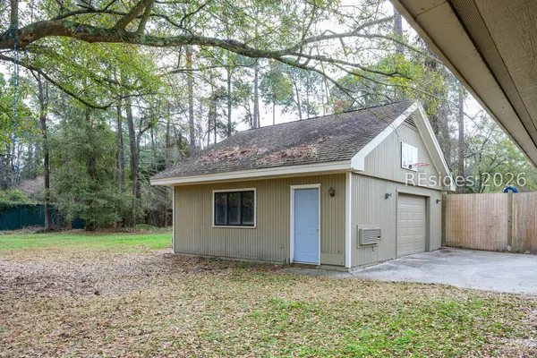 $1,050,000 | 14 Bay Pines Drive, Hilton Head Island, SC 29928