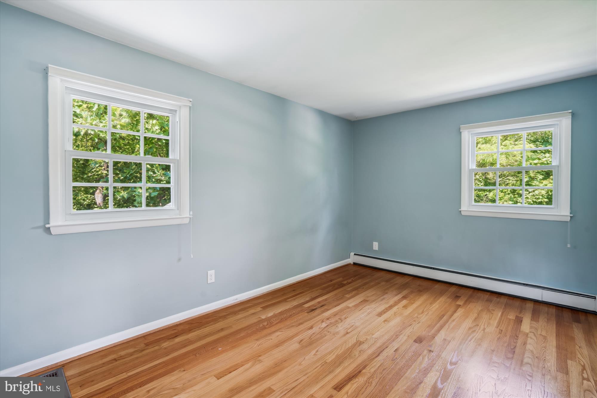 4642 Roundhill Road Ellicott City, MD 21043 - Photo 11 of 29 Main level Bedroom 2