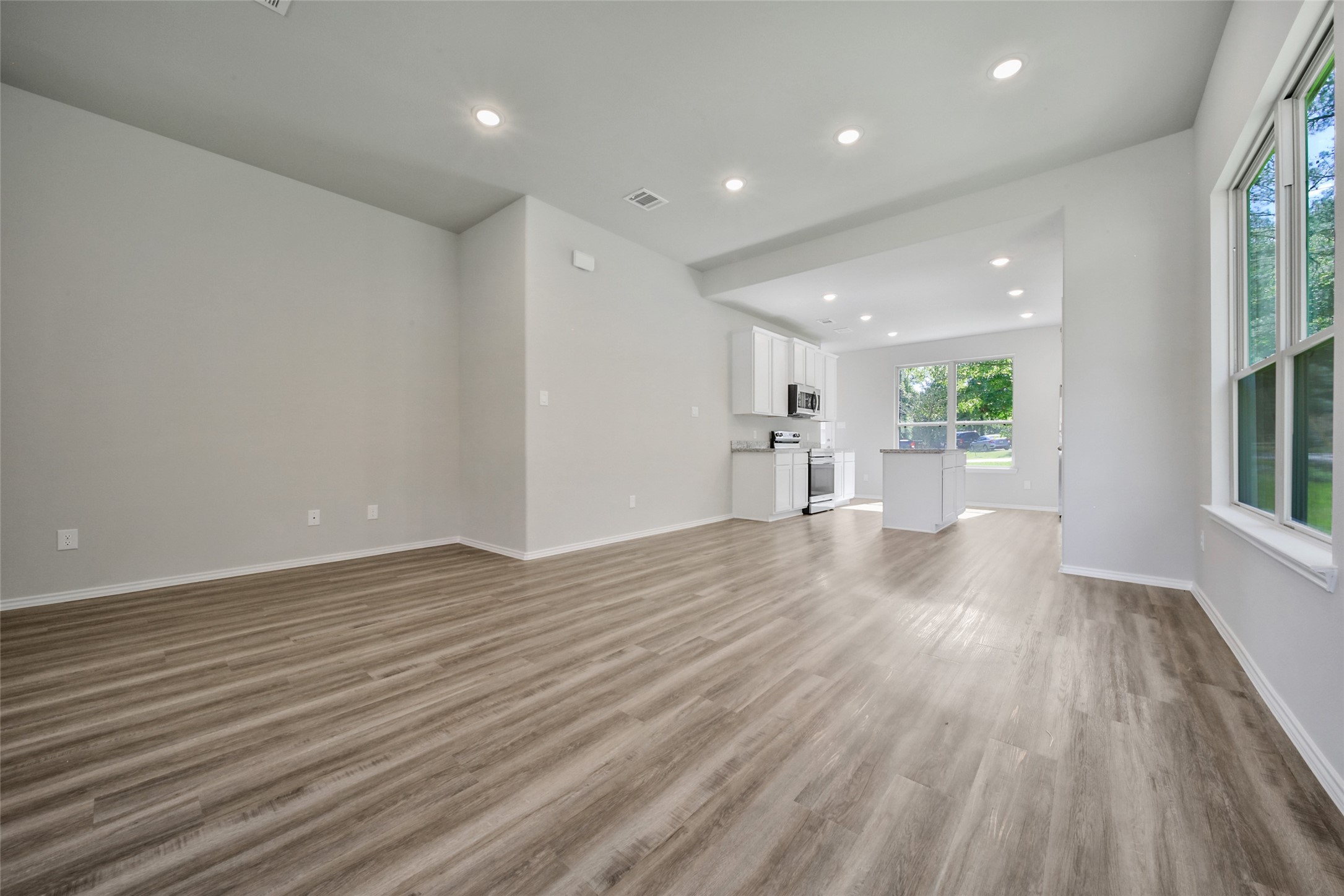 1111 Yellowstone River Road Conroe, TX 77316 - Photo 5 of 23 Gallery Image 5