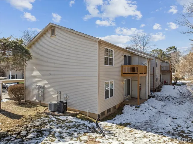 $147,000 | 1014 Sugar Creek Court, Unit 8, St. Peters, MO 63376