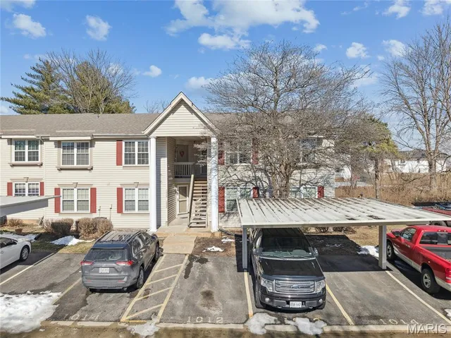 $147,000 | 1014 Sugar Creek Court, Unit 8, St. Peters, MO 63376
