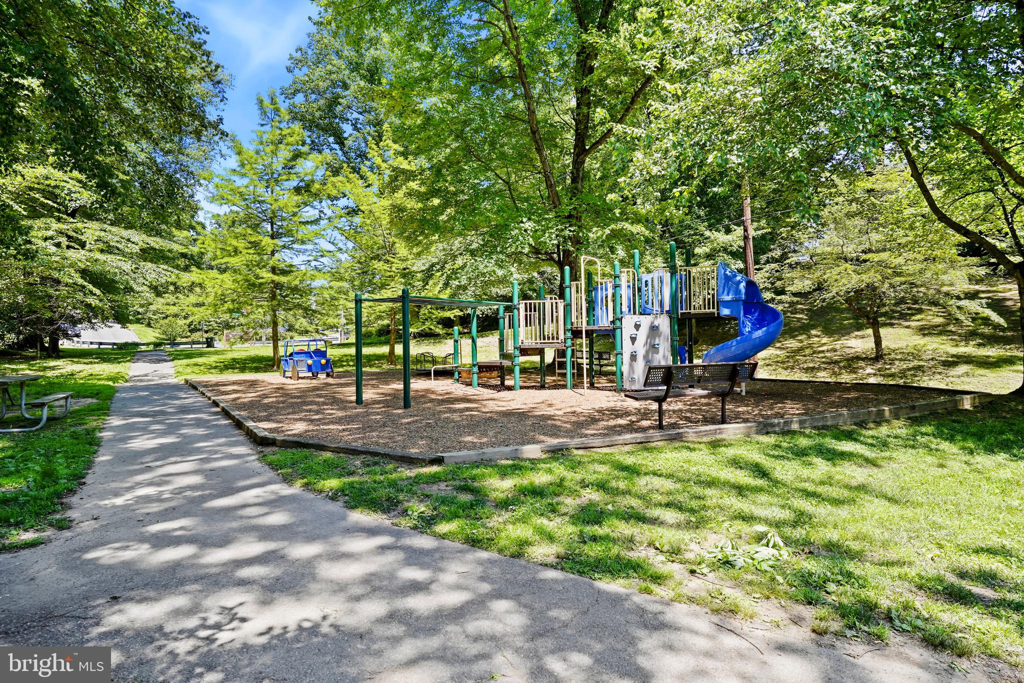 9201 Three Oaks Drive Silver Spring, MD 20901 - Photo 30 of 32