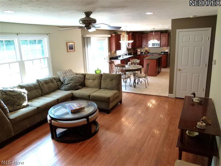 8121 Cloveridge Road Chagrin Falls, OH 44022 - Photo 7 of 23