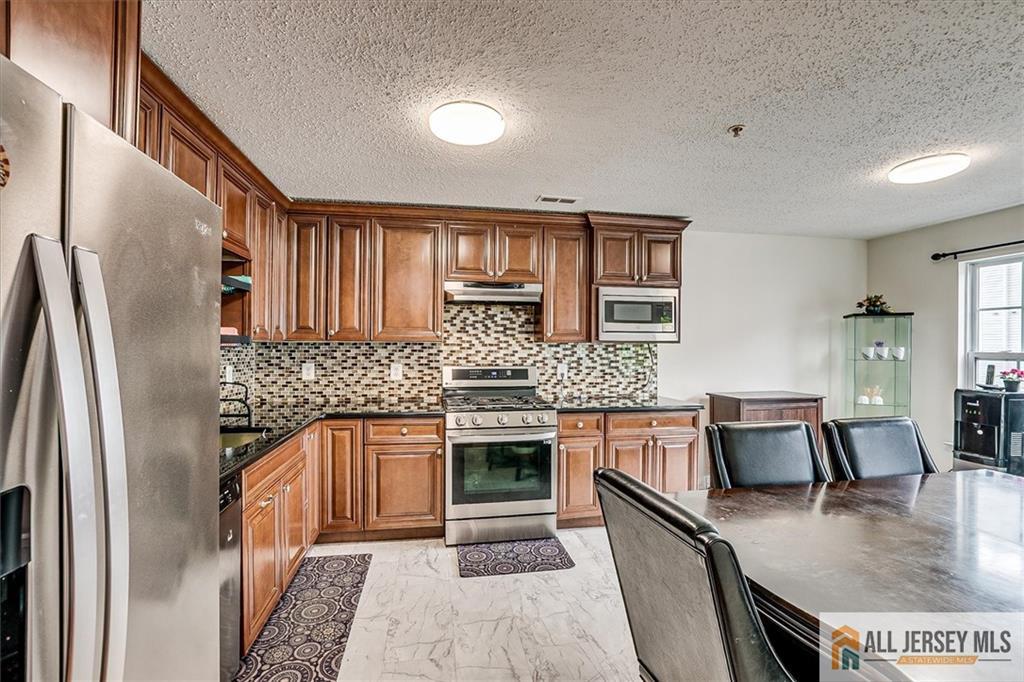 32 Prestwick Way, Unit 32 Edison, NJ 08820 - Photo 11 of 28 Gallery Image 11
