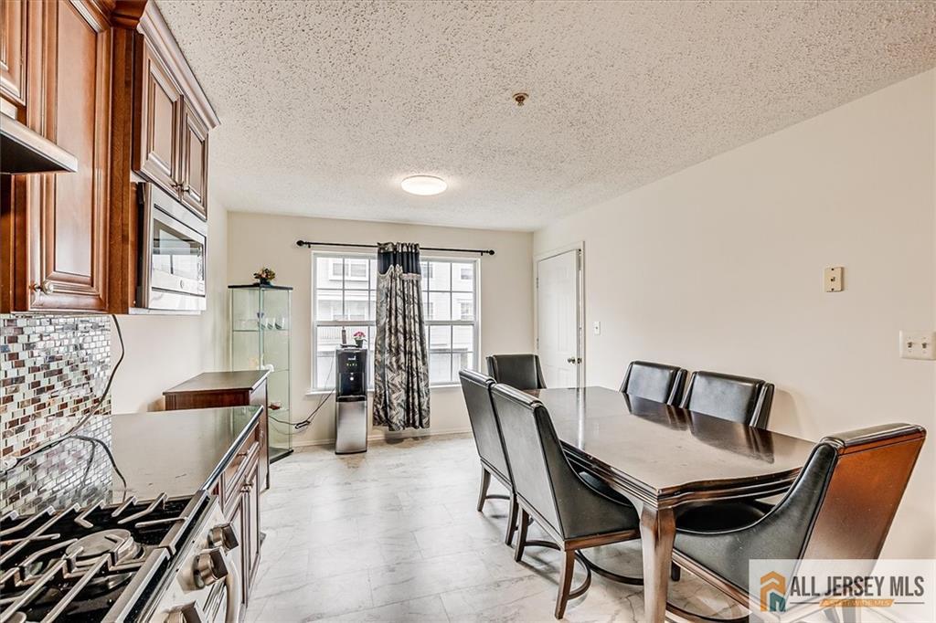 32 Prestwick Way, Unit 32 Edison, NJ 08820 - Photo 12 of 28 Gallery Image 12