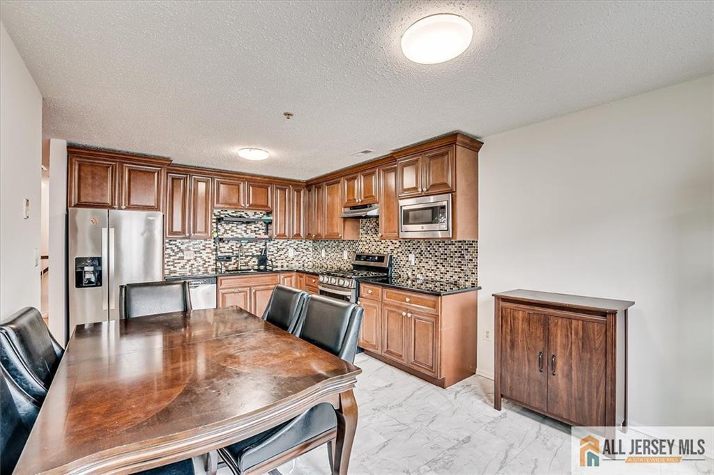 32 Prestwick Way, Unit 32 Edison, NJ 08820 - Photo 13 of 28 Gallery Image 13