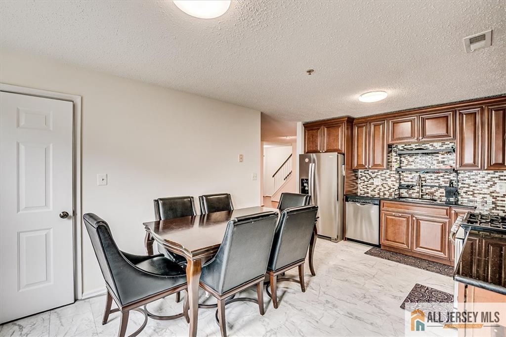 32 Prestwick Way, Unit 32 Edison, NJ 08820 - Photo 14 of 28 Gallery Image 14