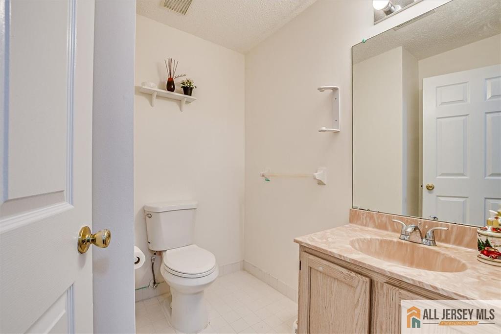 32 Prestwick Way, Unit 32 Edison, NJ 08820 - Photo 15 of 28 Gallery Image 15