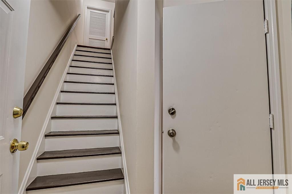 32 Prestwick Way, Unit 32 Edison, NJ 08820 - Photo 5 of 28 Gallery Image 5