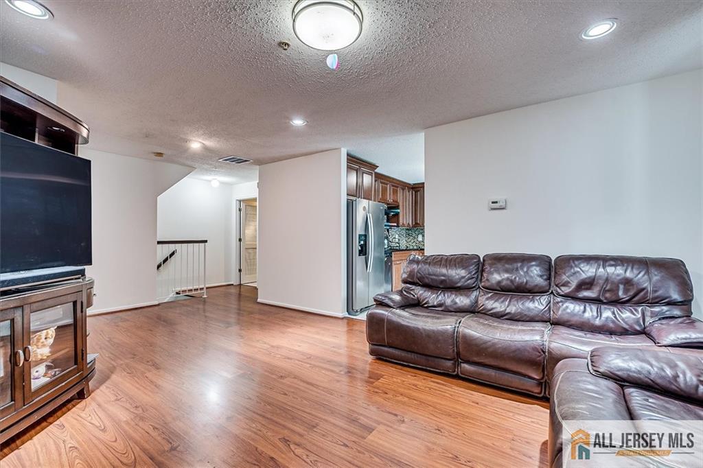 32 Prestwick Way, Unit 32 Edison, NJ 08820 - Photo 9 of 28 Gallery Image 9