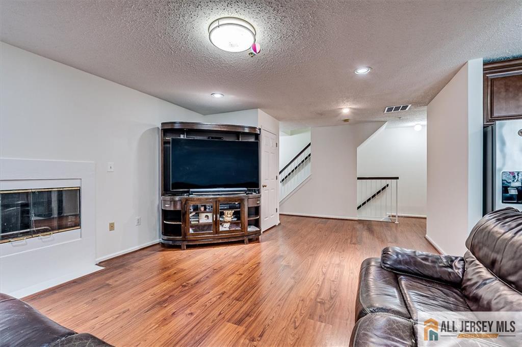 32 Prestwick Way, Unit 32 Edison, NJ 08820 - Photo 10 of 28 Gallery Image 10