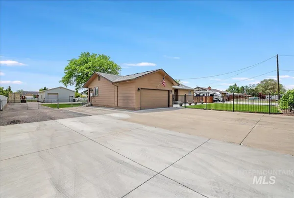 $650,000 | 1011 Filer Avenue West, Twin Falls, ID 83301