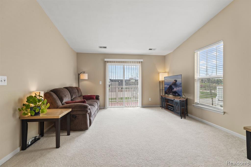 1635 Welland Street Howell, MI 48855 - Photo 10 of 24