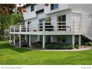 2531 Ridge Road White Lake, MI 48383 - Photo 20 of 21 LARGE DECK