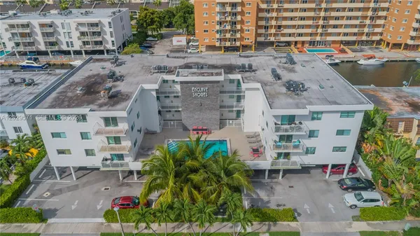 $2,200 | 3755 Northeast 167th Street, Unit 6, North Miami Beach, FL 33160