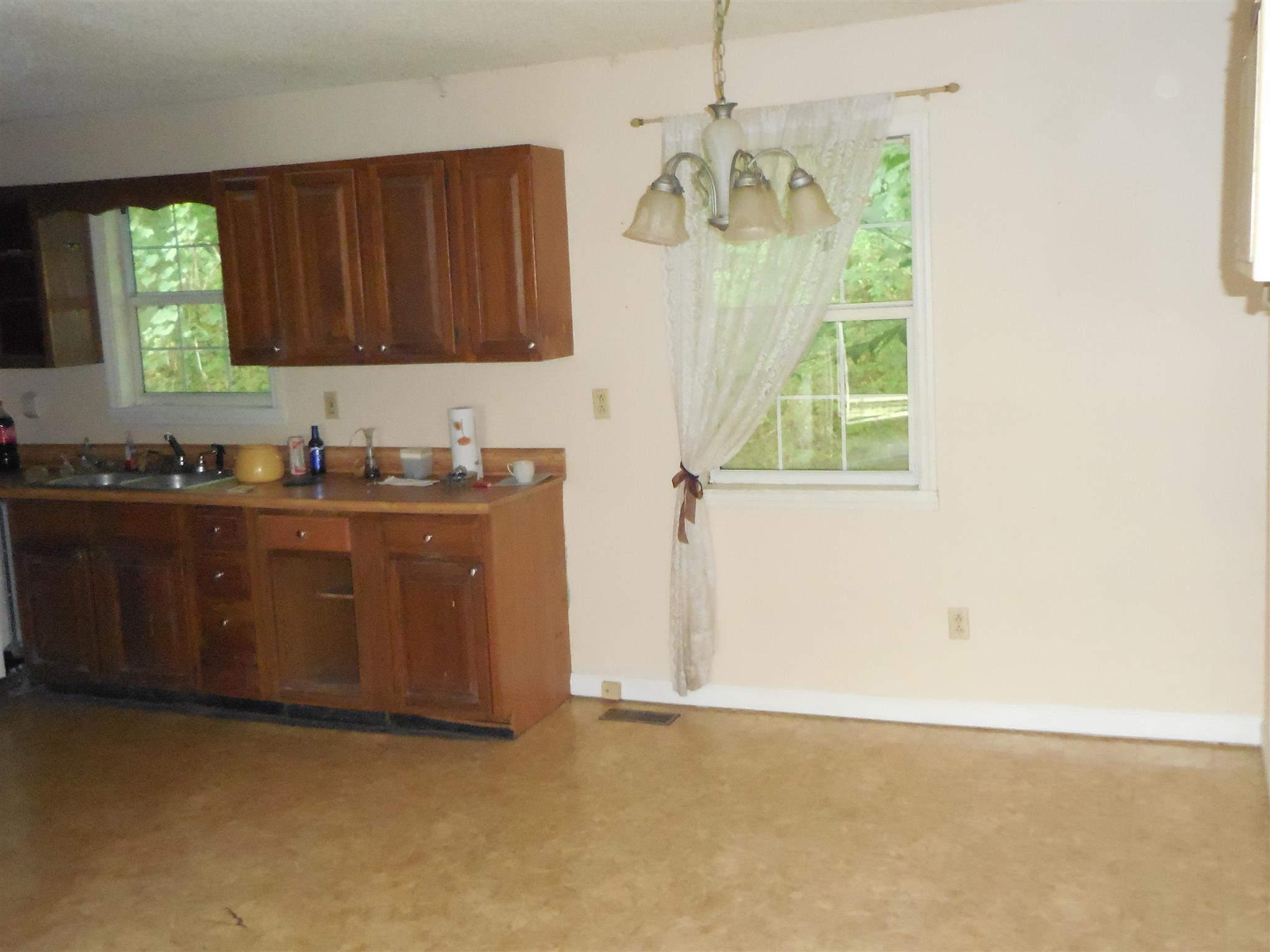 646 Mimosa Road Fayetteville, TN 37334 - Photo 8 of 17 Kitchen