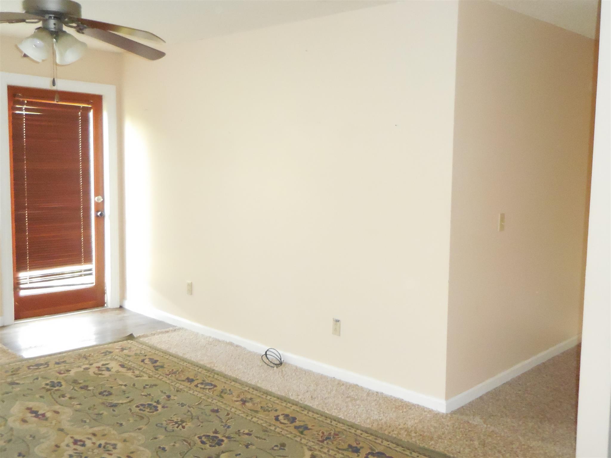 646 Mimosa Road Fayetteville, TN 37334 - Photo 10 of 17 Hallway to bedrooms & baths