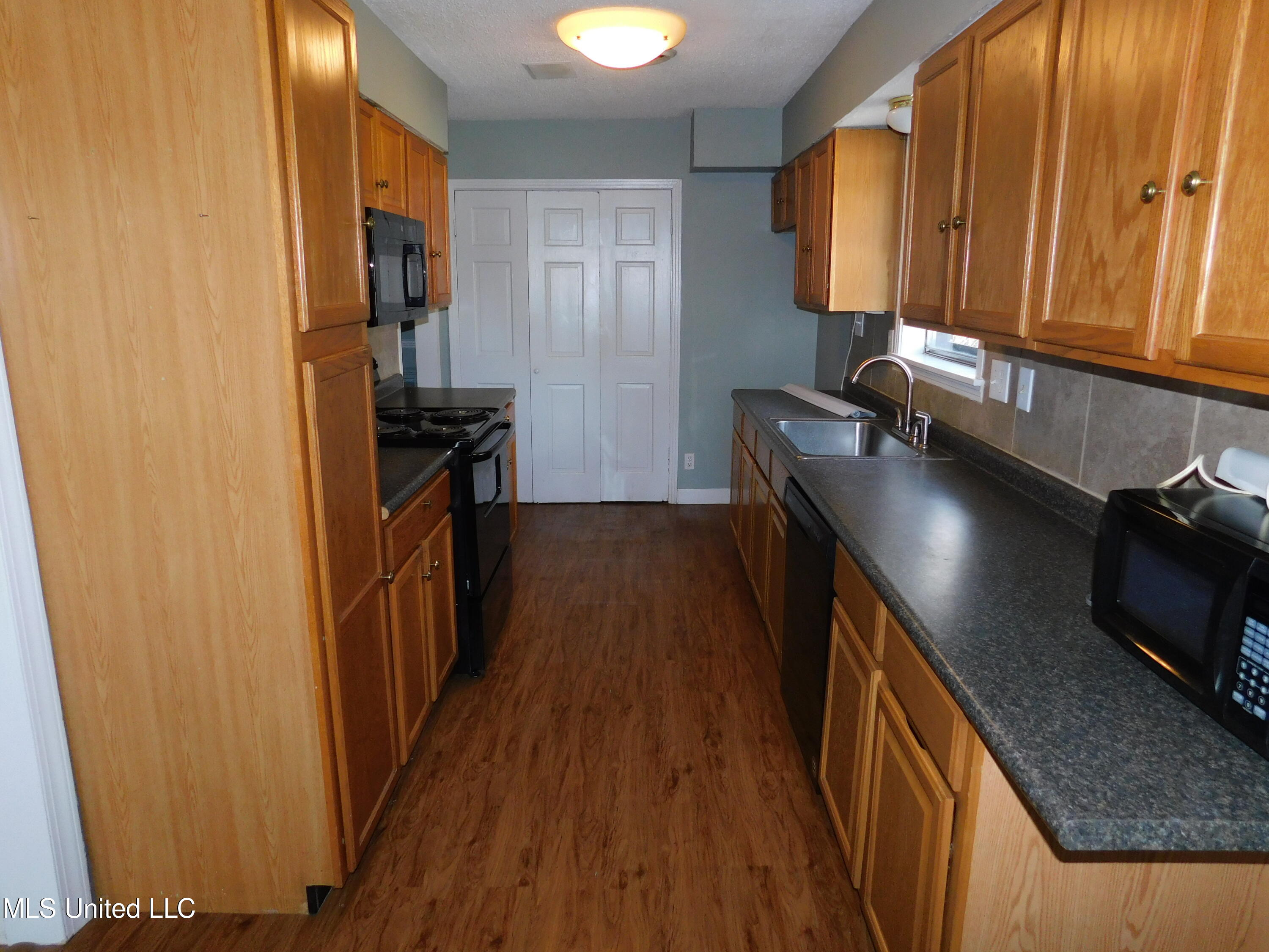 2128 North Red Banks Road North Byhalia, MS 38611 - Photo 2 of 21 DSCN3214