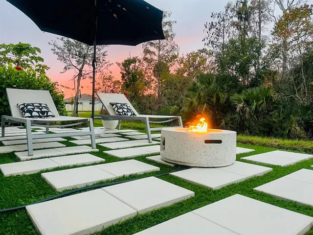 a view of a park with plants