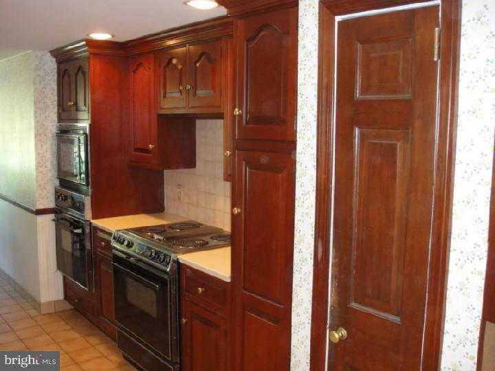 987 Providence Road Newtown Square, PA 19073 - Photo 14 of 20