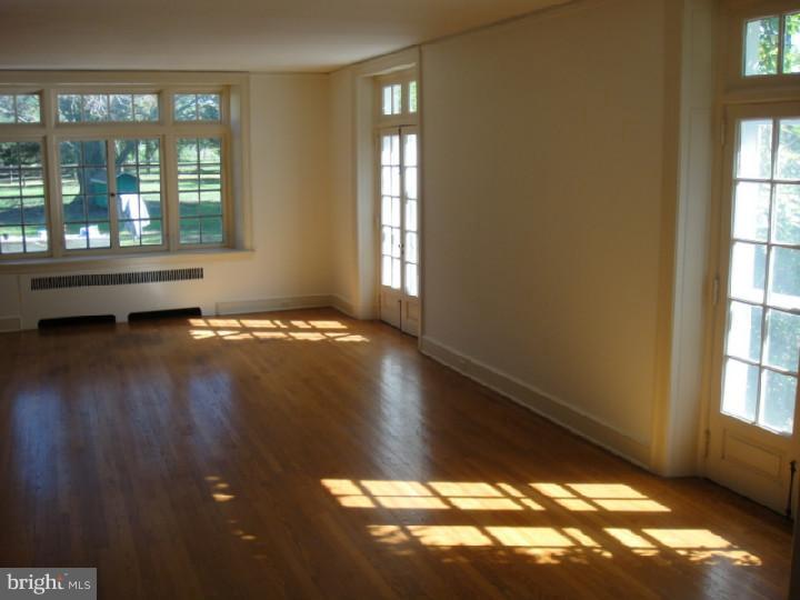 987 Providence Road Newtown Square, PA 19073 - Photo 9 of 20