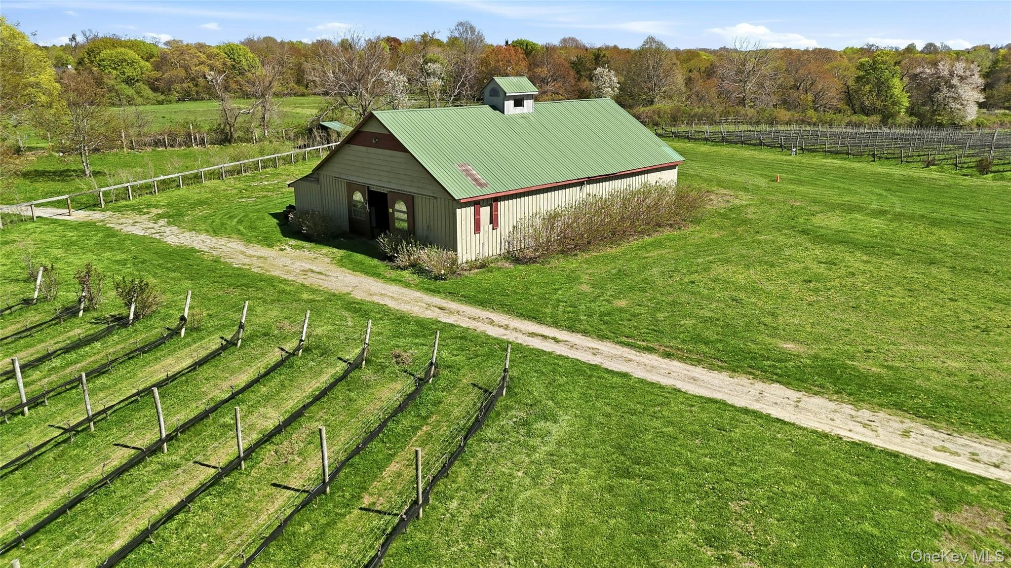35950 Main Road Cutchogue, NY 11935 - Photo 3 of 22