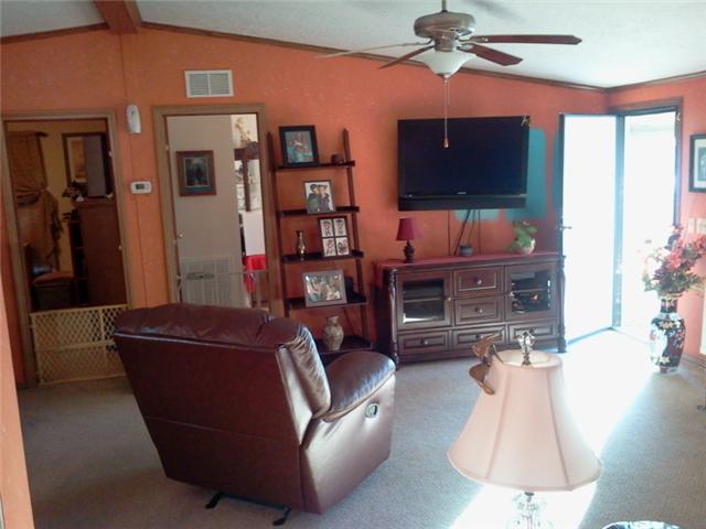5061 Linwood Road Watertown, TN 37184 - Photo 9 of 20 LIVINGROOM
