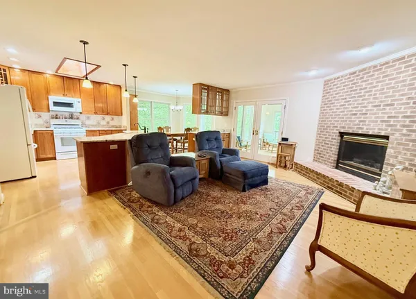 $899,900 | 44760 Joy Chapel Road, Hollywood, MD 20636