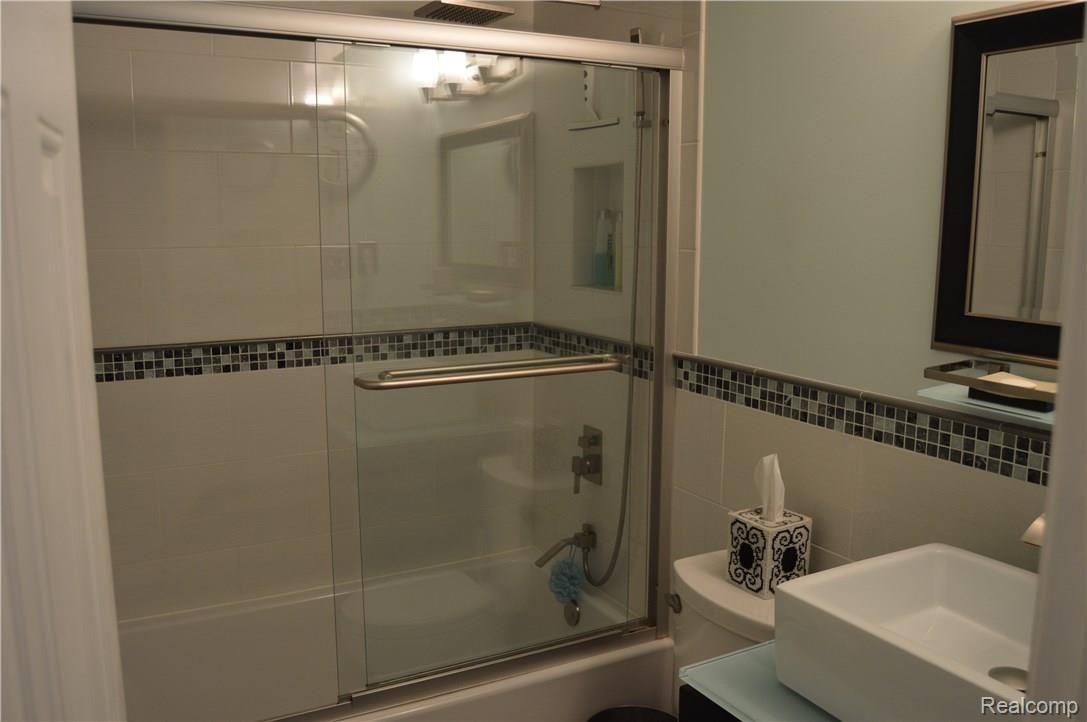 47300 Roland Street Utica, MI 48317 - Photo 10 of 36 DSC_0508.JPG