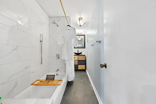 a close view of sink