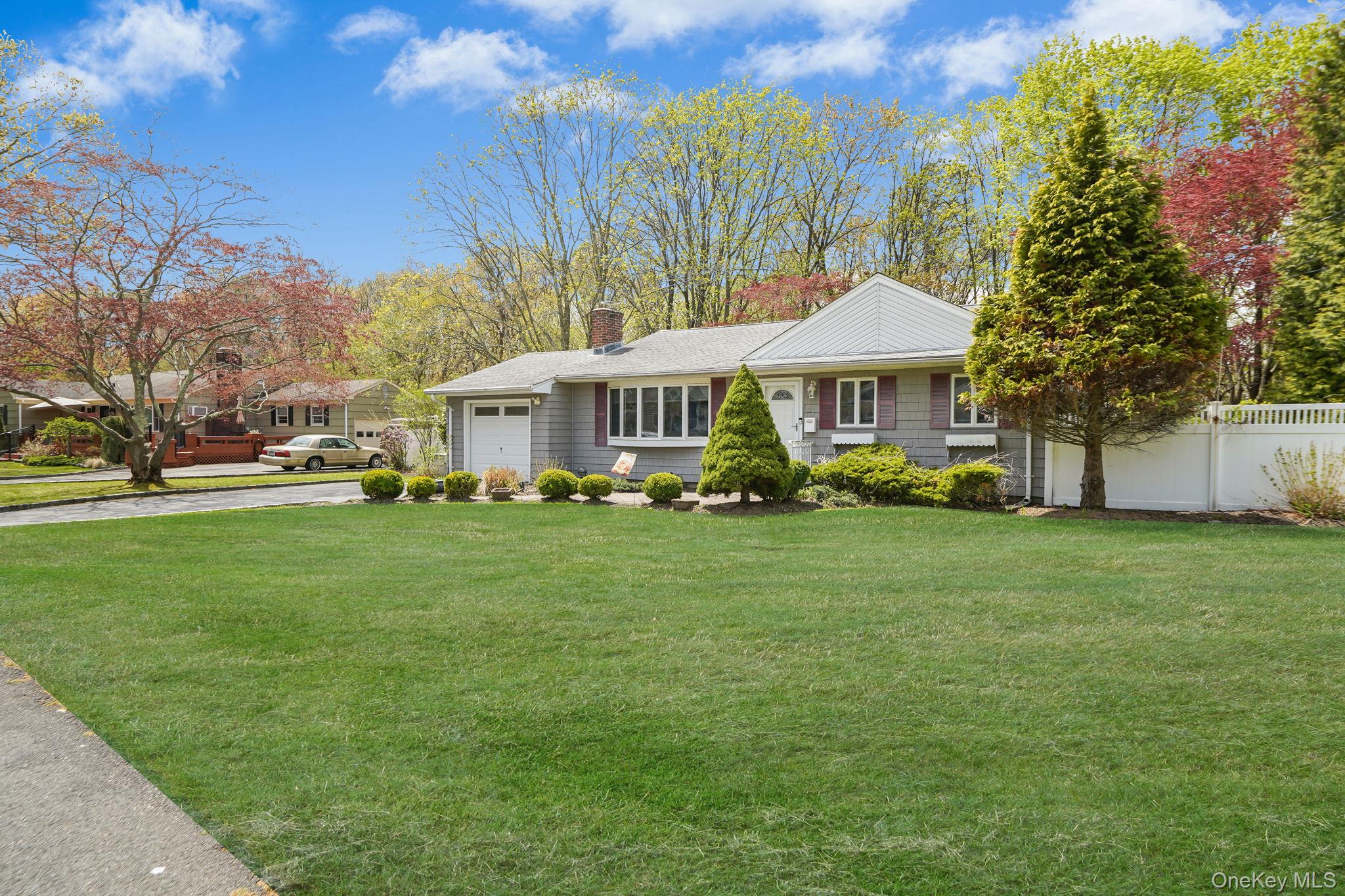 34 Oxbow Road Patchogue, NY 11772 - Photo 3 of 26