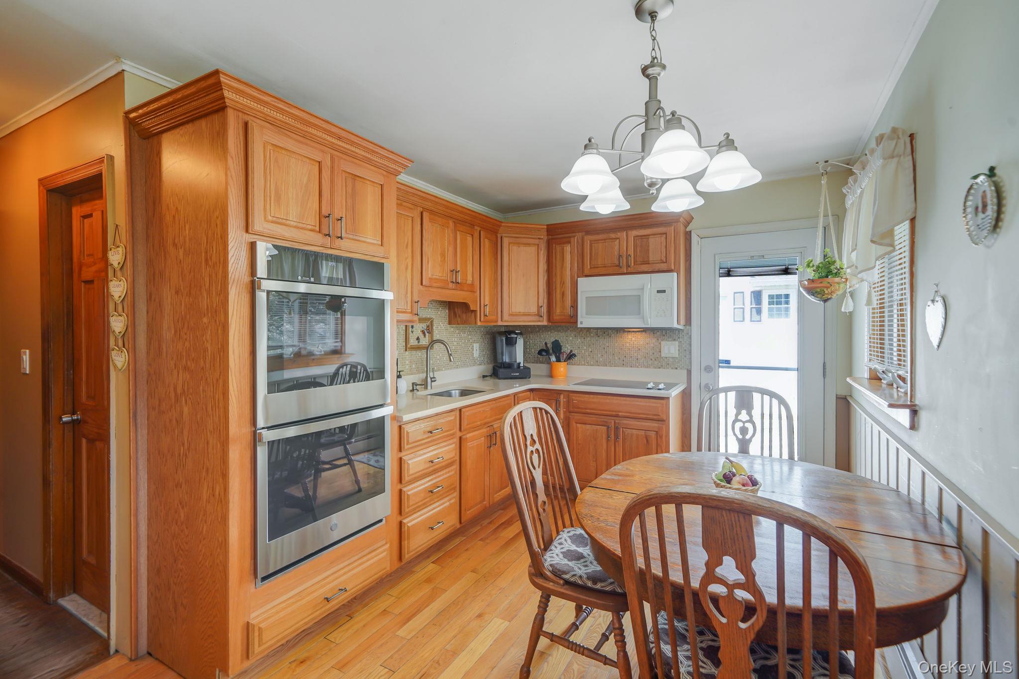 34 Oxbow Road Patchogue, NY 11772 - Photo 10 of 26