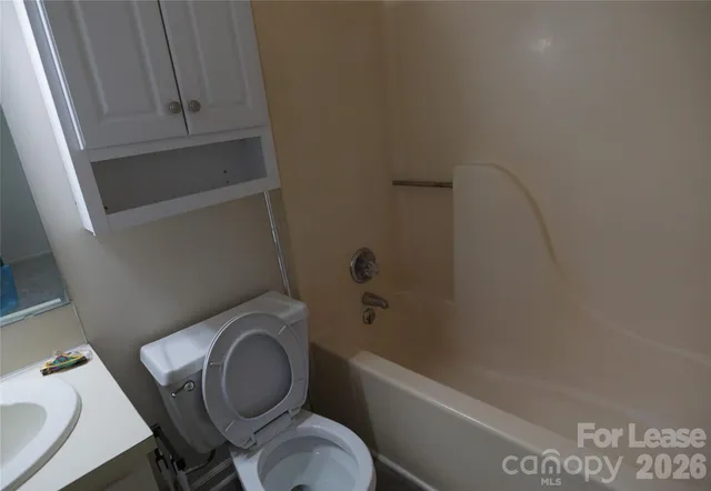 $850 | 1950 4th Street Northeast, Unit 6, Hickory, NC 28601