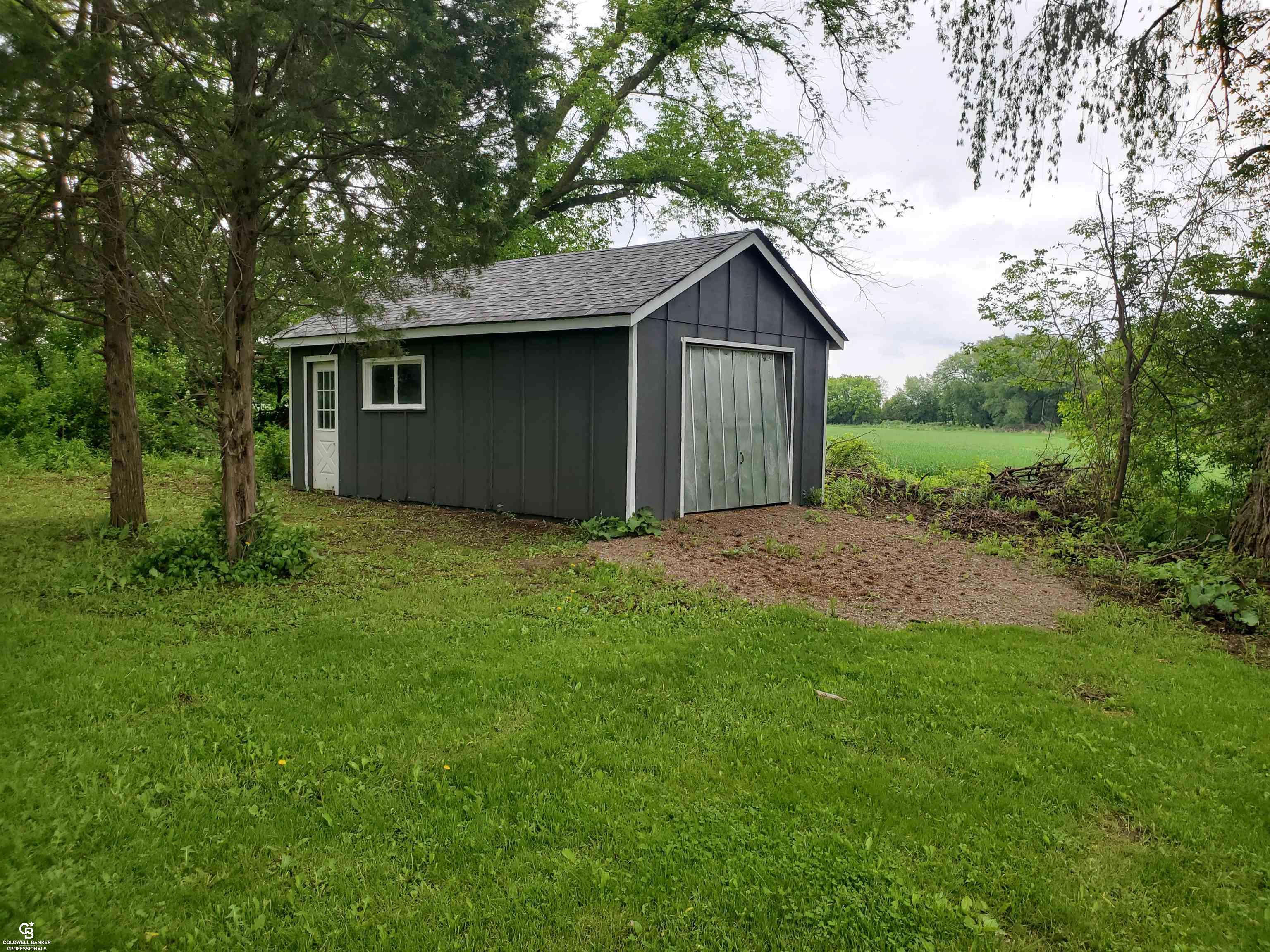 10974 Jeddo Road Yale, MI 48097 - Photo 8 of 23 Shed