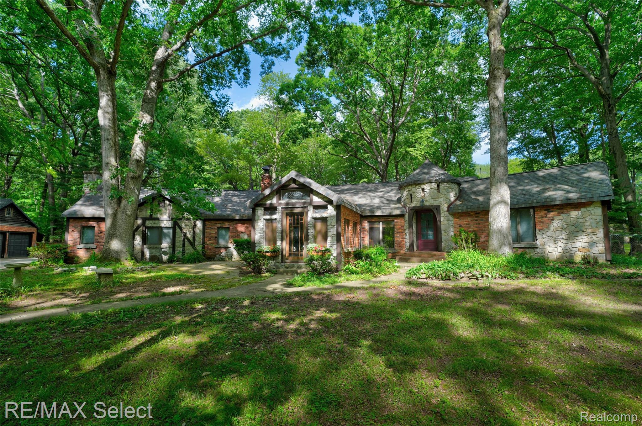 3471 South Towerline Road Bridgeport, MI 48722 - Photo 3 of 55 3471 S Towerline Rd 10.jpg
