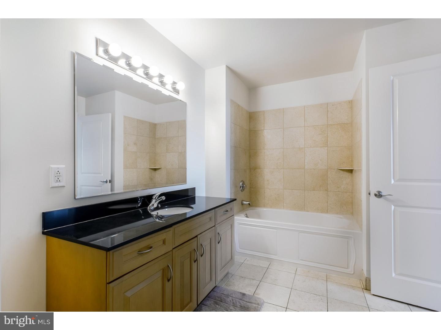 901 North Penn Street, Unit R1506 Philadelphia, PA 19123 - Photo 14 of 25 Master Bathroom