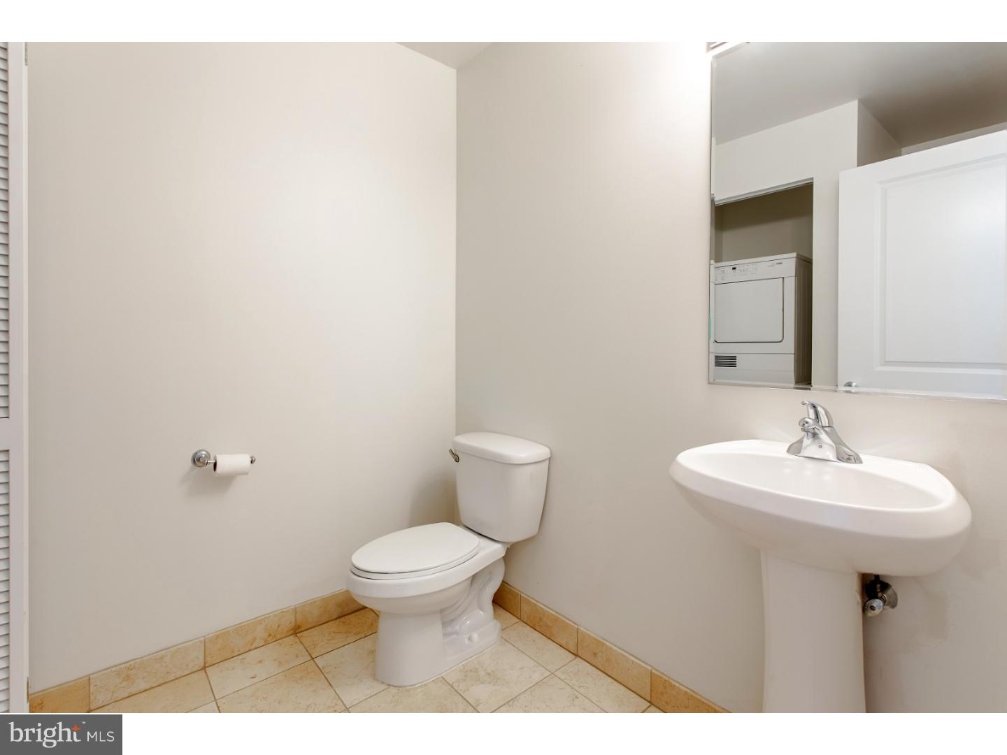 901 North Penn Street, Unit R1506 Philadelphia, PA 19123 - Photo 18 of 25 Bathroom