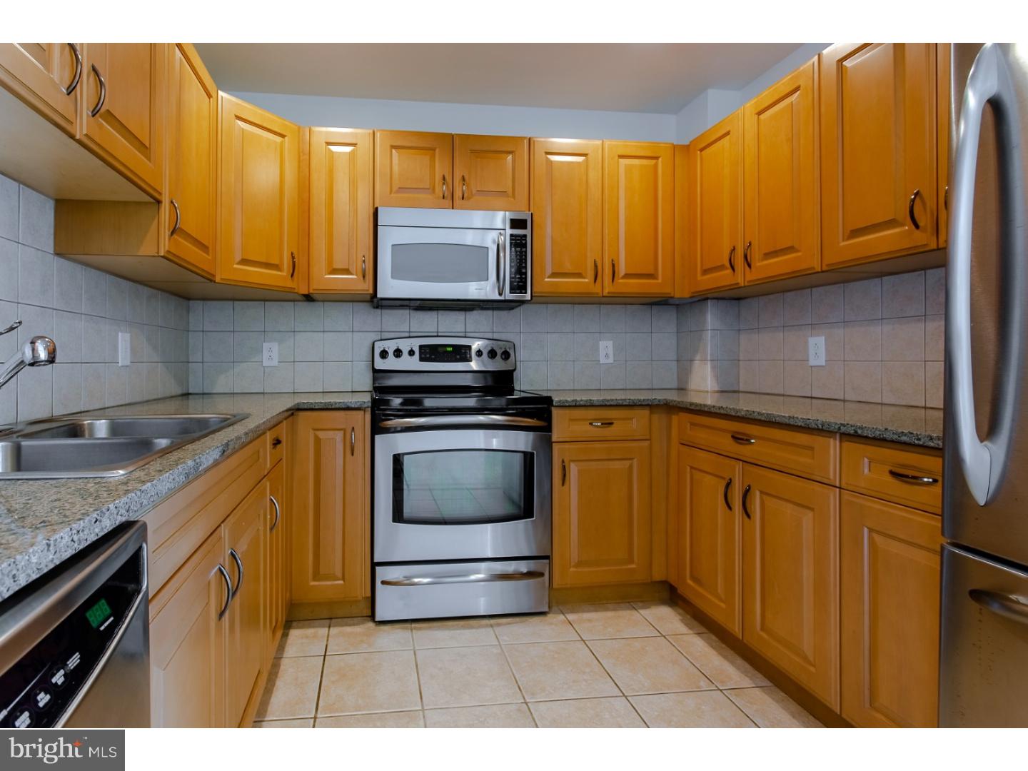 901 North Penn Street, Unit R1506 Philadelphia, PA 19123 - Photo 9 of 25 Kitchen