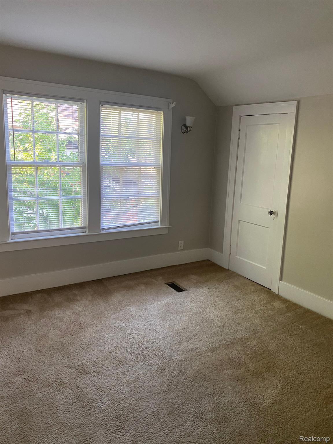 124 Cherokee Road Pontiac, MI 48341 - Photo 17 of 25 Gallery Image 17