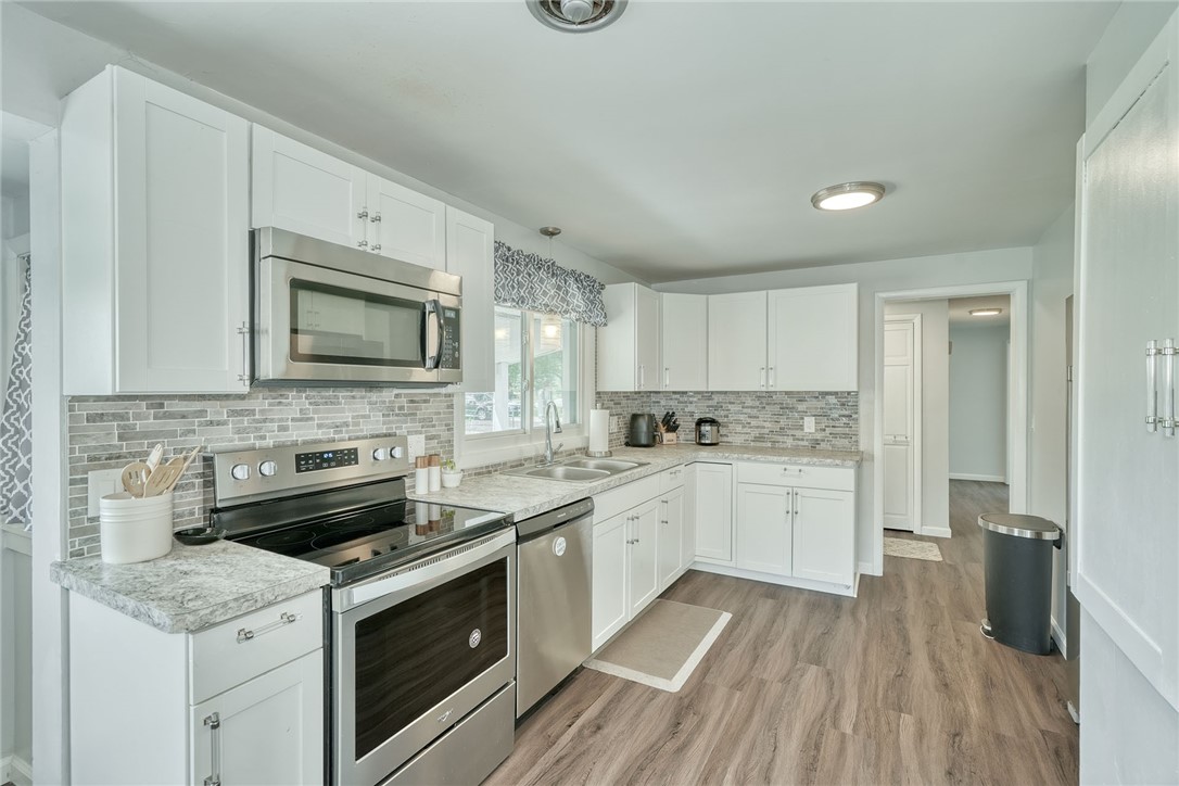1766 Lehigh Station Road Henrietta, NY 14467 - Photo 11 of 50