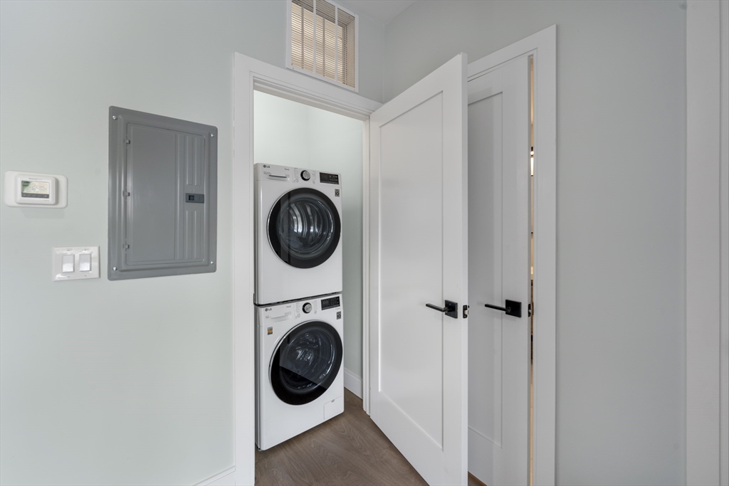 277 Border Street, Unit 401 Boston, MA 02128 - Photo 13 of 15