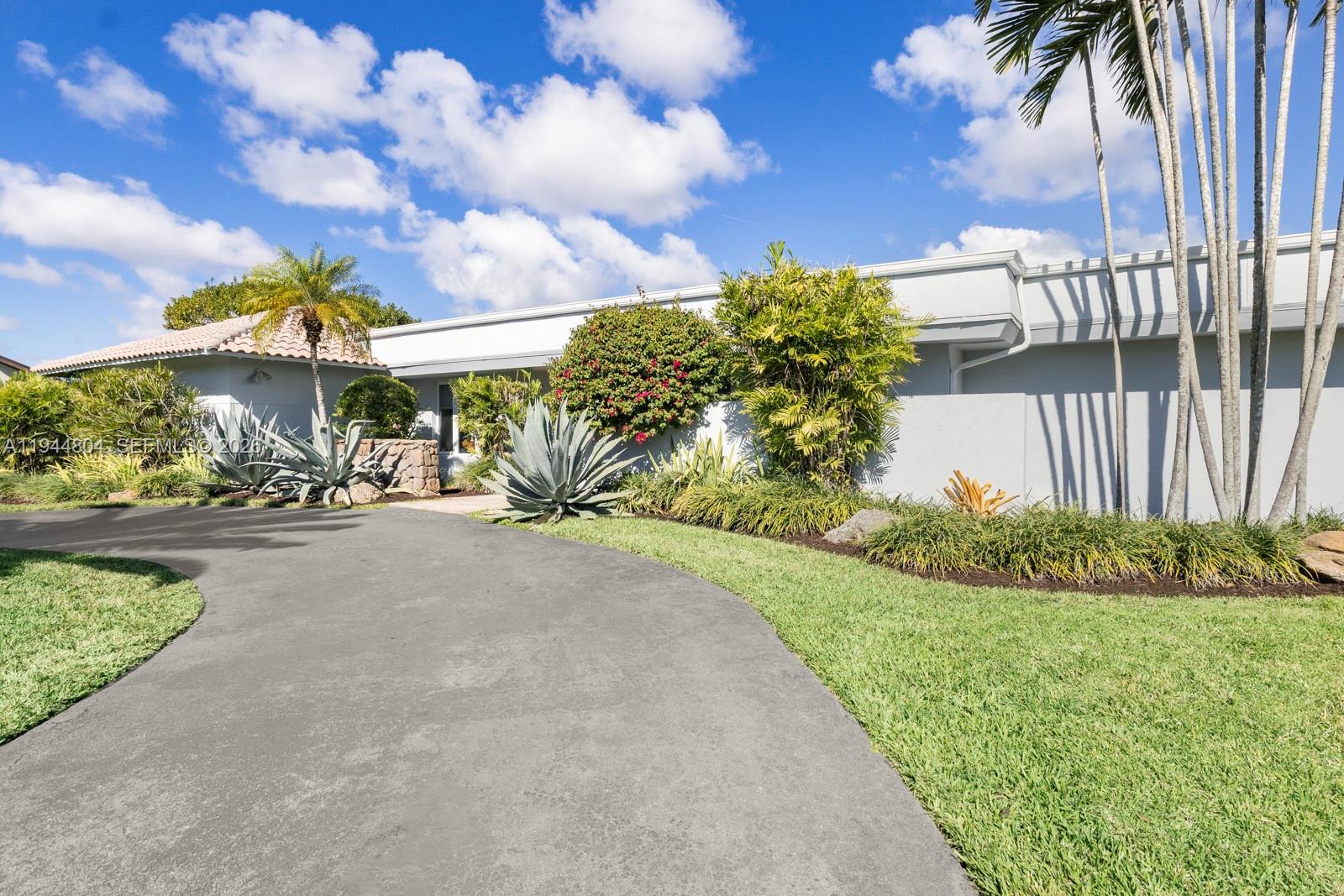 10281 Southwest 125th Street Miami, FL 33176 - Photo 4 of 45 a view of a garden with a patio