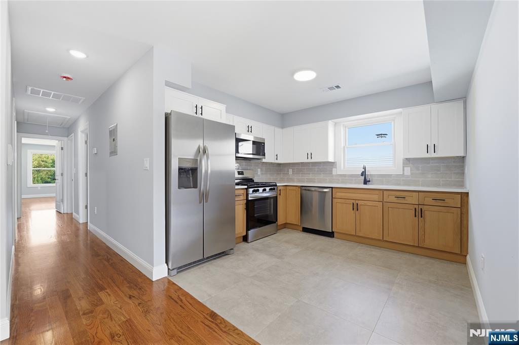 23 Edwin Place Newark, NJ 07112 - Photo 2 of 32