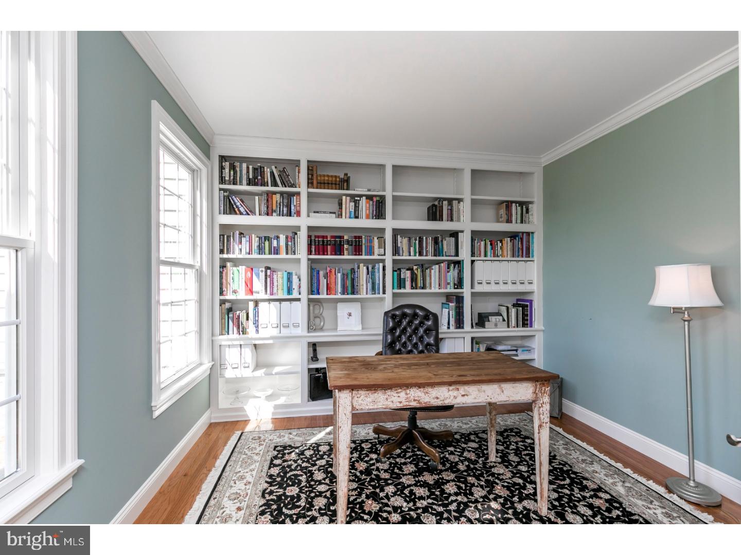 80 Paddock Circle Spring City, PA 19475 - Photo 7 of 25 a living room with furniture and a book shelf