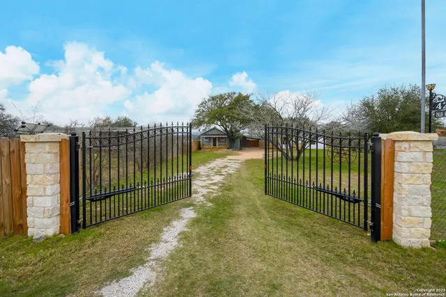 $1,150 | 429 Palo Alto Drive, Von Ormy, TX 78073