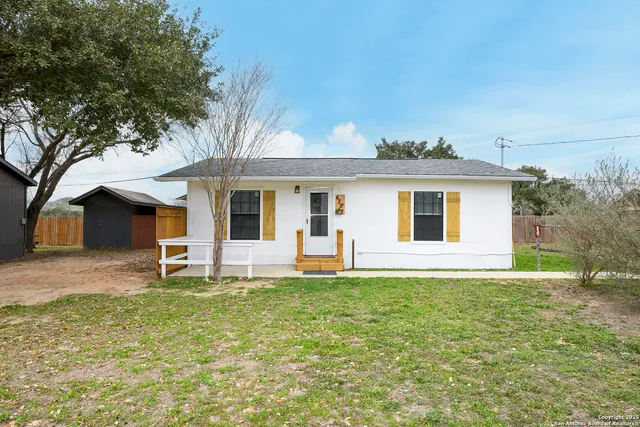 $1,150 | 429 Palo Alto Drive, Von Ormy, TX 78073