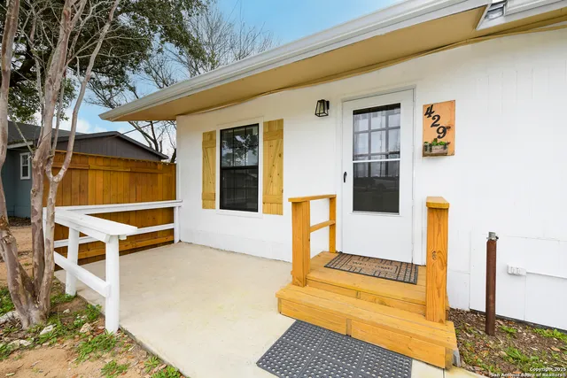 $1,150 | 429 Palo Alto Drive, Von Ormy, TX 78073