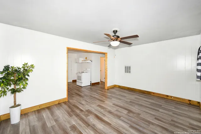 $1,150 | 429 Palo Alto Drive, Von Ormy, TX 78073