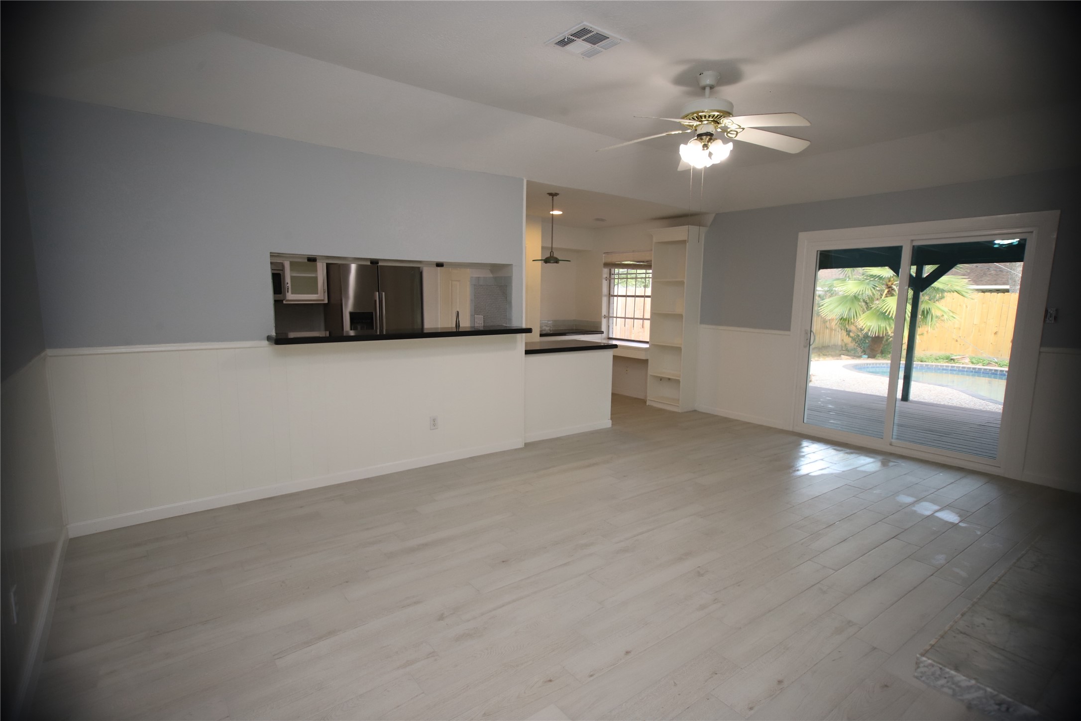2502 Knoll Street Houston, TX 77080 - Photo 5 of 38 Kitchen opens to living area.